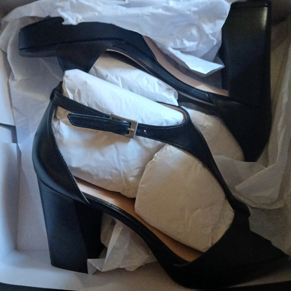 Naturalizer Black Open-Toe Heels - Picture 2 of 4